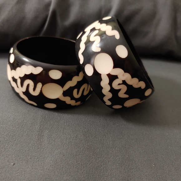 **Sold**Bone Wood Chunky Bangles - Picture 1 of 6